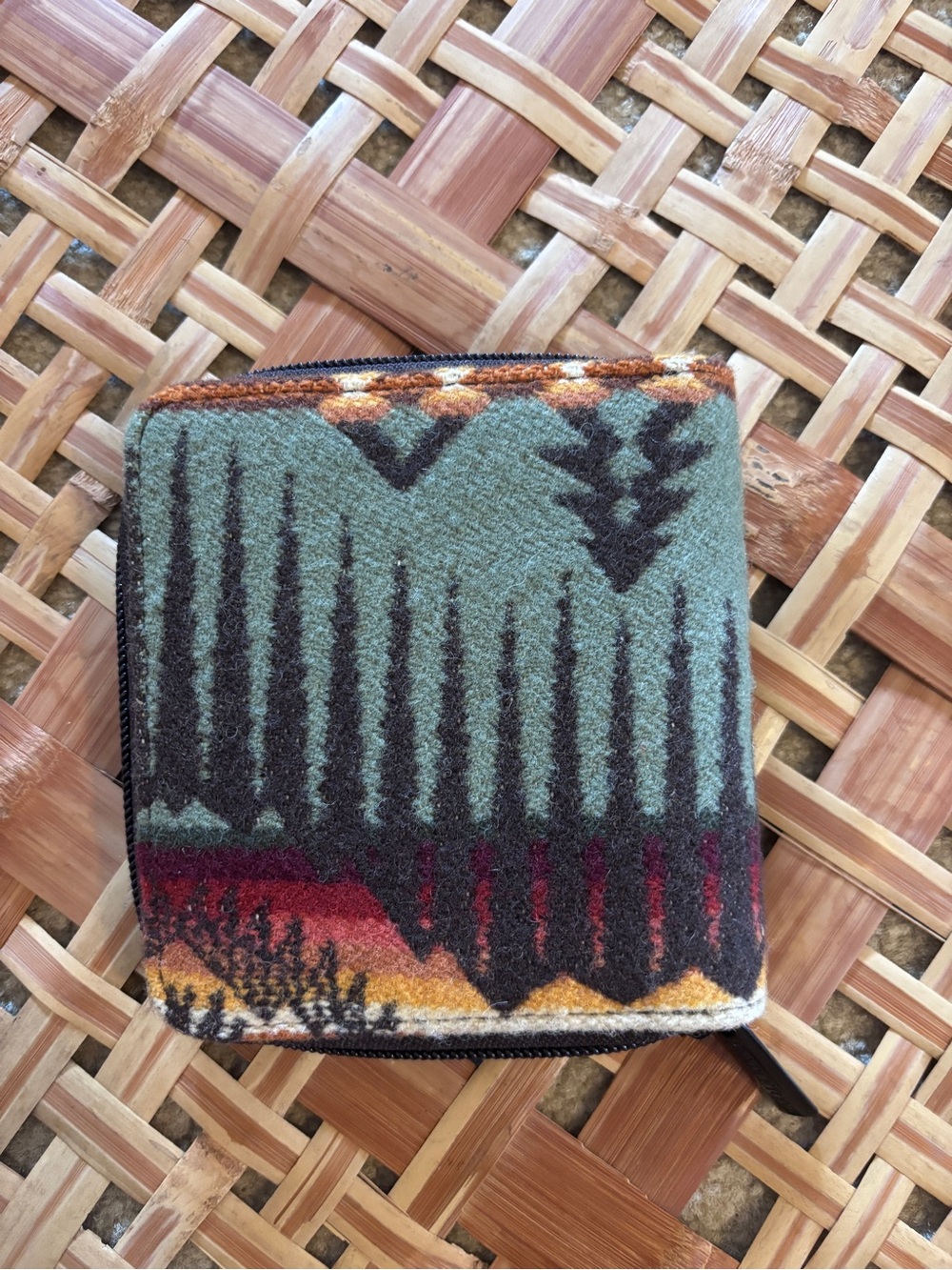 Pendleton Wool Zippered Wallet - Picture 2 of 4
